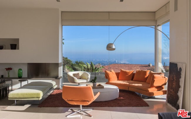 Building Photo - 1099 Vista Grande Dr