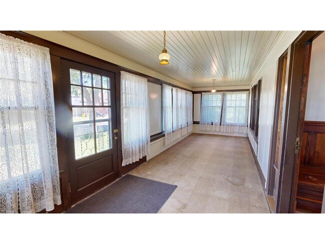 Photo - 216 Litchfield Ave SE