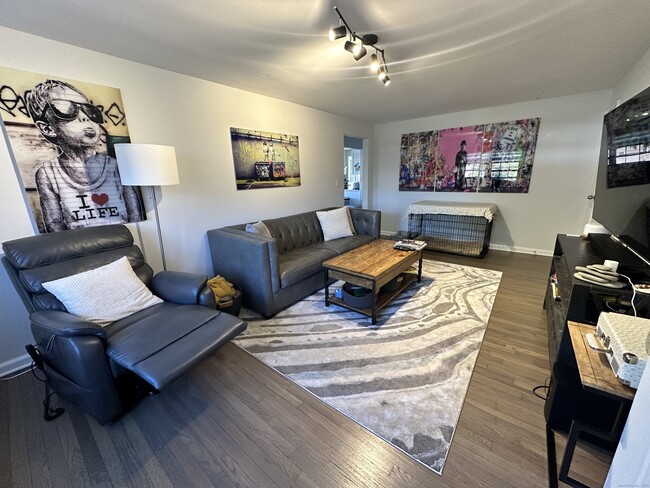 Photo - 16 Revere Dr Unit APT 1