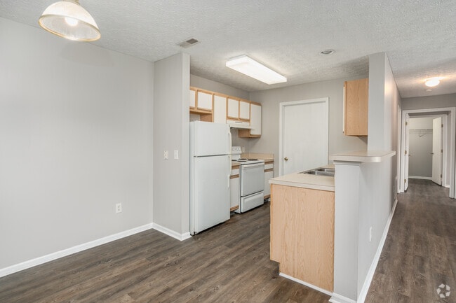 2BR, 2BA - 990SF - Kitchen Mid Upgrade