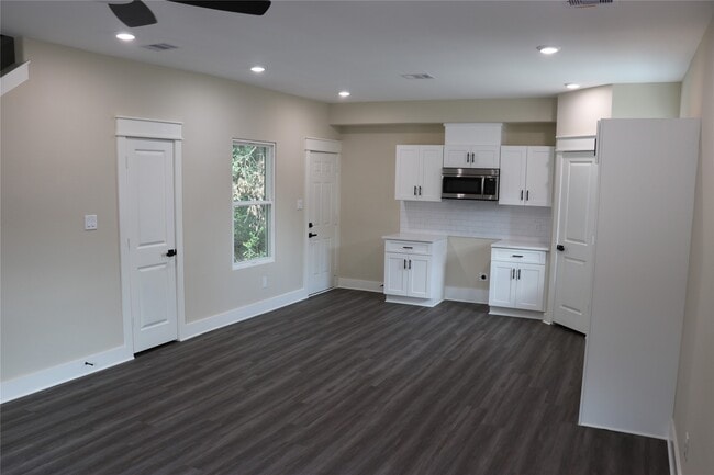 Photo - 9439 Radio Rd