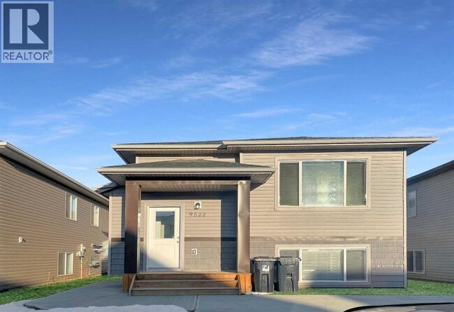 Photo - 9522-9112 112 Ave