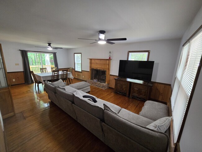 Photo - 125 Lone Eagle Way