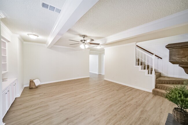 Photo - 1011 Baltic Ln