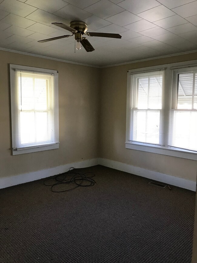 Photo - 203 Leggetts Ln
