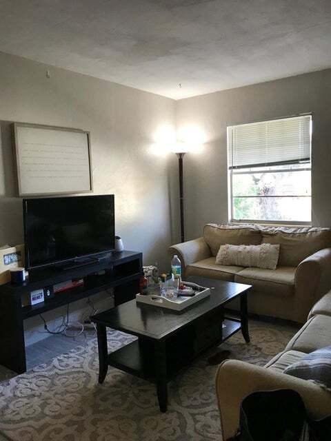 Photo - 208 Coventry St