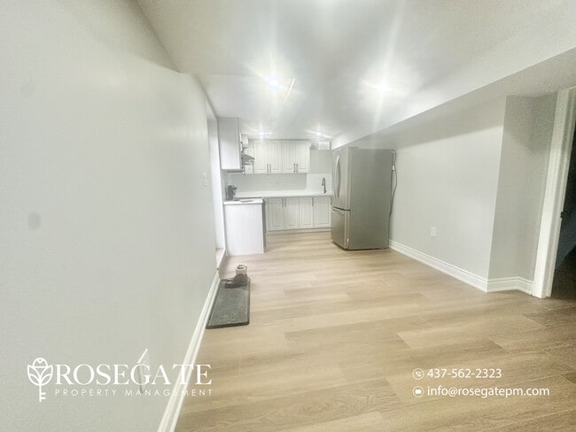 Photo - 2-Bedroom + Den Corner Unit with Parking in Mississauga Unit 2