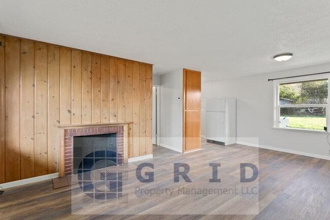 Photo - Spacious One Bedroom for Rent with Huge Backyard!