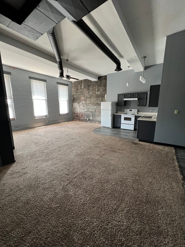 304 - 5 S 5th St Unit 302 304