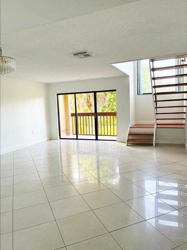 Photo - 281 W Park Dr