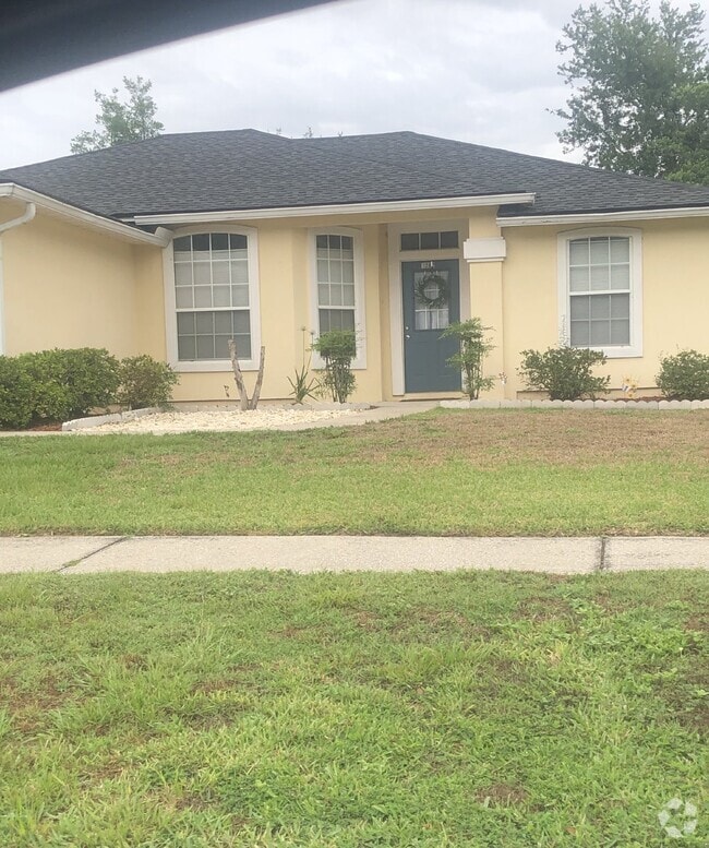Building Photo - FOR RENT: Charming 3-Bedroom Home with Sp...