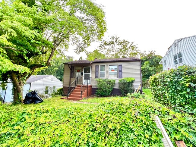 Building Photo - 712 4th St Rental