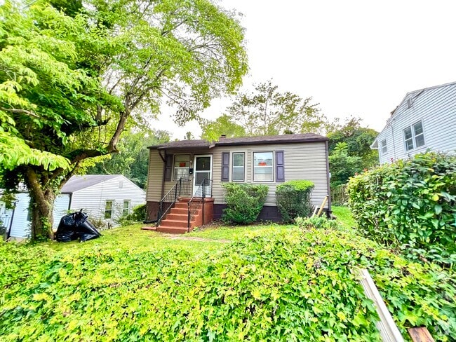 Building Photo - 712 4th St Rental