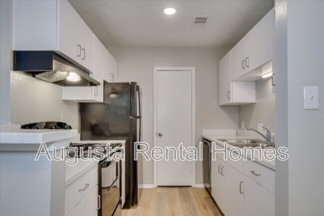 Photo - 2515 Ctr W Pkwy