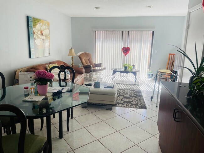 Photo - 139 Sparrow Dr Unit 2c