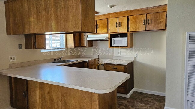 Photo - 173 E 15th St