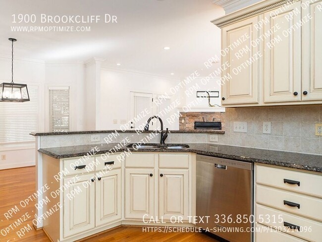 Photo - 1900 Brookcliff Dr