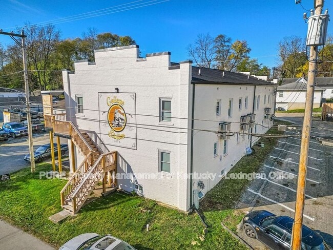 Photo - 725 E College St Unidad 725 E College Street  9 Rental