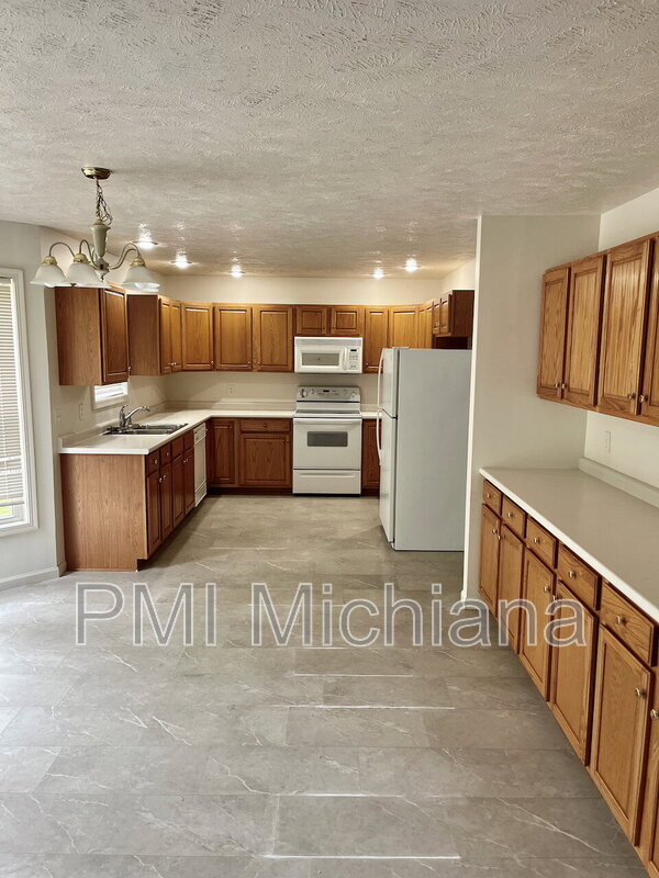 Photo - 51880 Courtland Dr