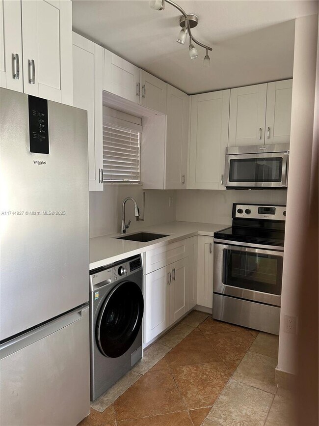 399 NW 72nd Ave Unit 310