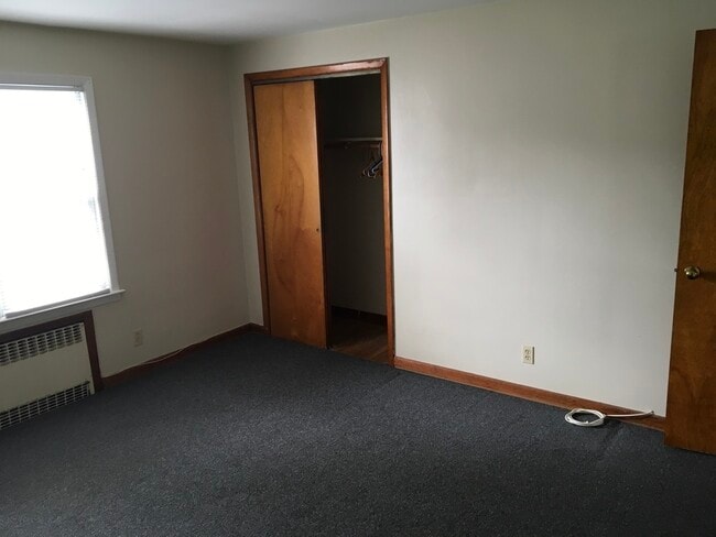 bed rm diff angle/closet - 207 Garfield Ave Unit 207 Garfield Ave. Bpt CT.