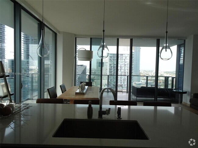 Building Photo - 68 SE 6th St Unit 1802 Rental