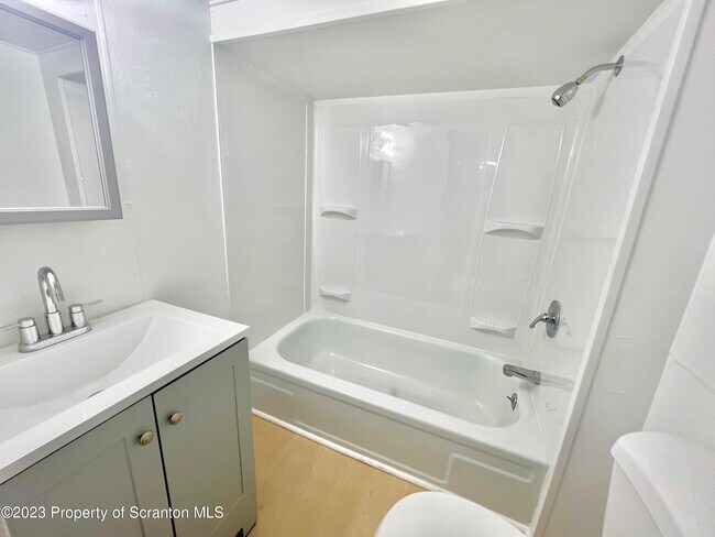 Photo - 1421 Olive St