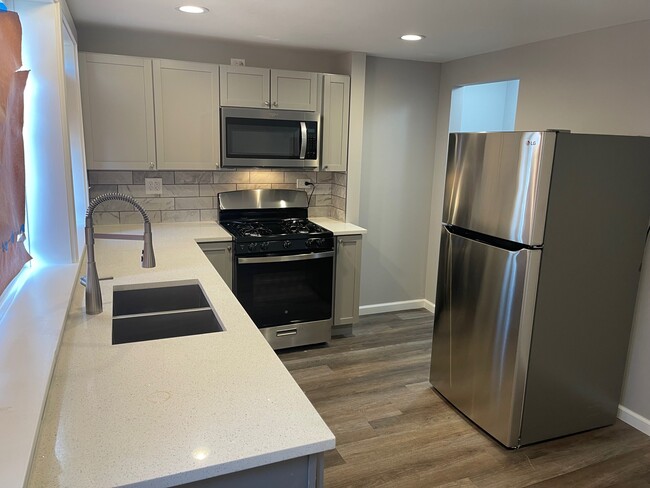 Kitchen - 50 E 37th St Townhome