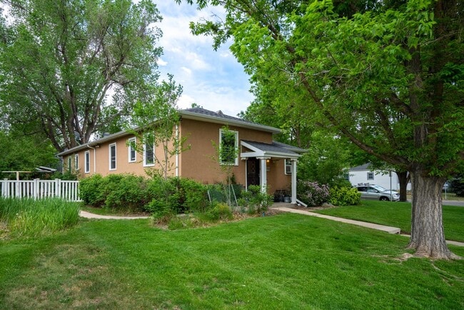 Photo - Spacious 1 bedroom BASEMENT home in the he...