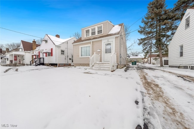 Photo - 18851 Raymond St