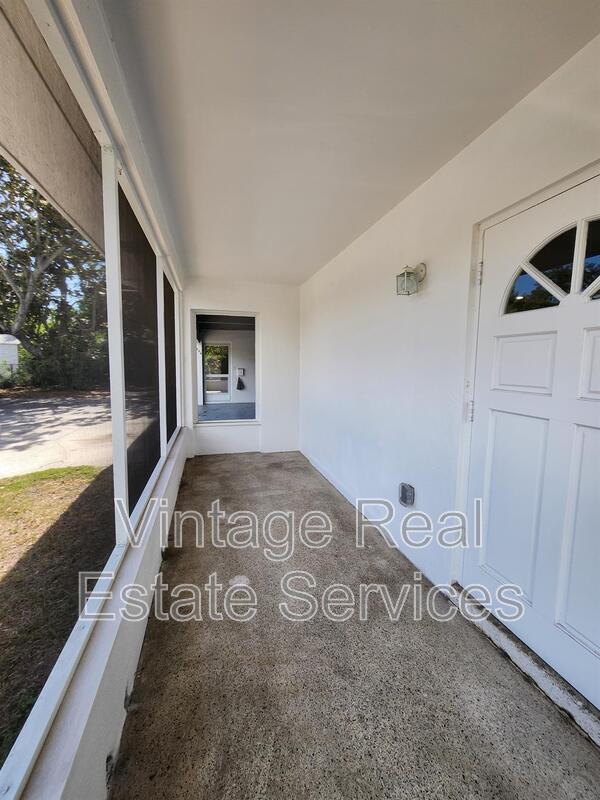 Photo - 304 S Mercury Ave