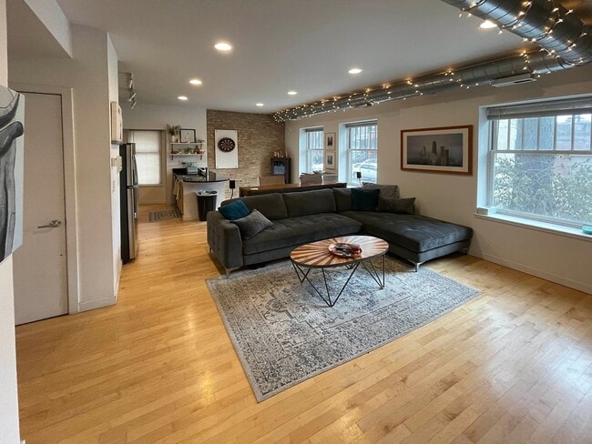 Photo - 2050 W Potomac Ave Unit 2050-1