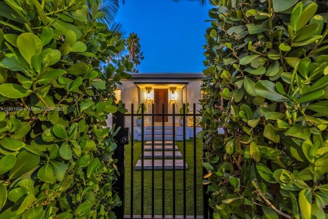 Photo - 901 NW 7th Street Rd