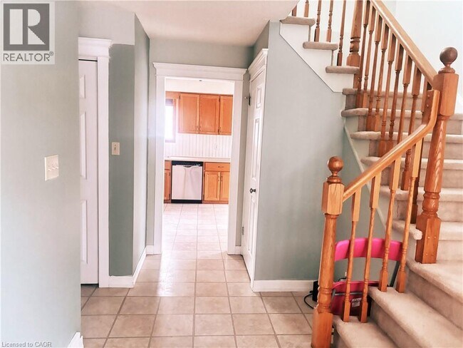 Photo - 108 Jackpine Pl