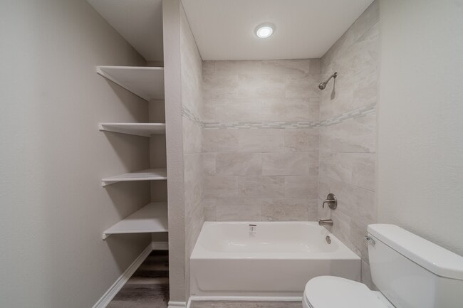 Photo - 5739 Skylane Dr