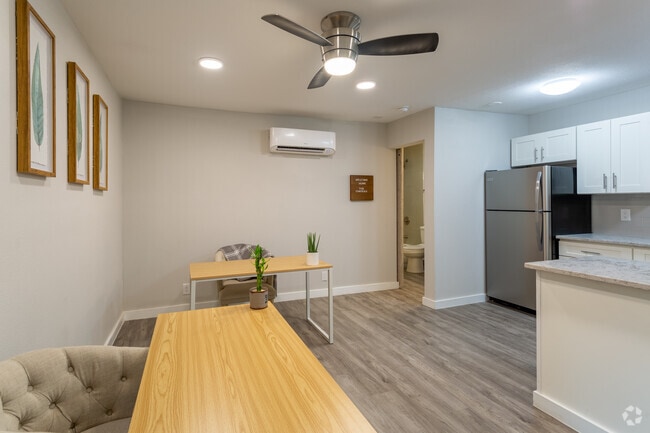 Studio 400 SF