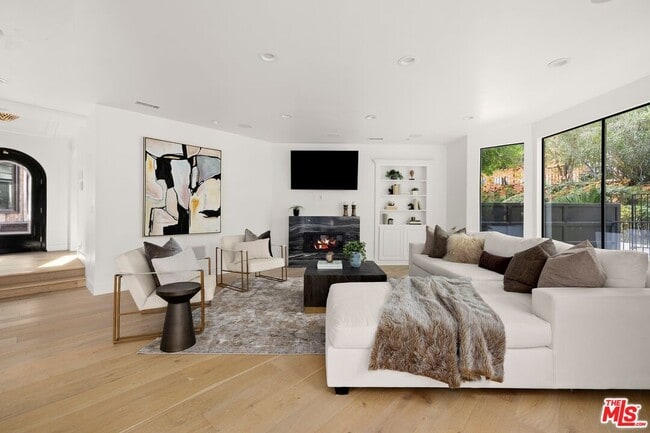 Photo - 16881 Oak View Dr