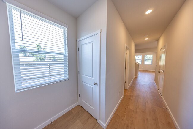 6016 NE 64th Street