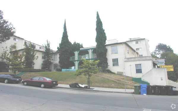 Photo - 10996-10998 W Roebling Ave Apartments