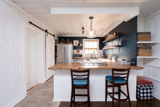 Photo - Updated 3-Bedroom Home with Fully Equipped Kitchen & Washer/Dryer in Great Neighborhood!