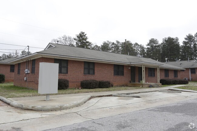 Photo - Blake Dairy Road Apartments