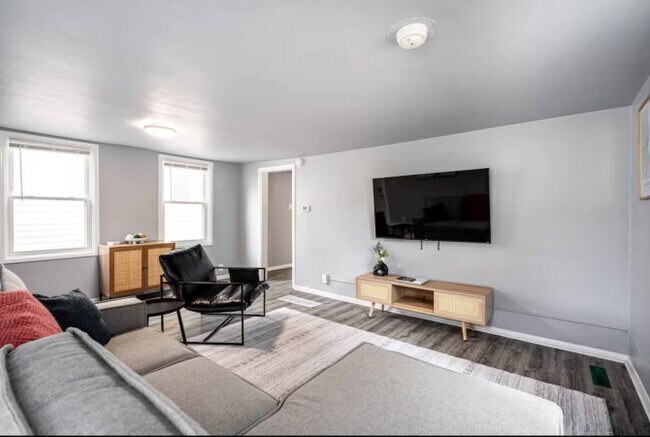 Photo - 1529 N Jefferson St