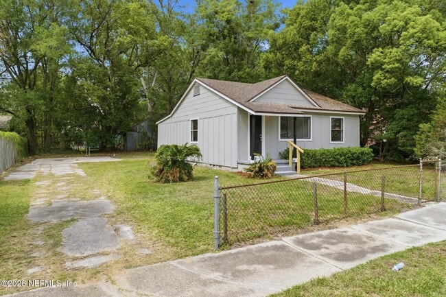 Photo - 3055 2nd St Cir