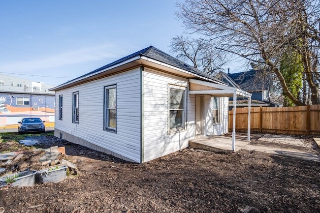 Photo - Charming Cottage Retreat - Near WSU & SEL