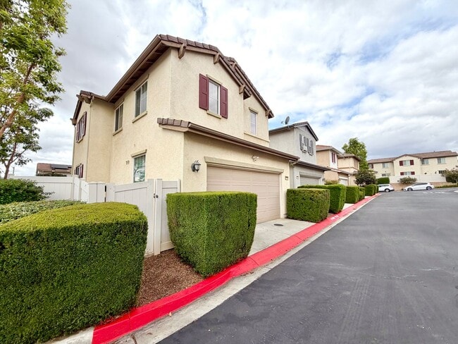 Photo - Charming 3 Bedroom Bel Flora Home with Private Patio & Amenities