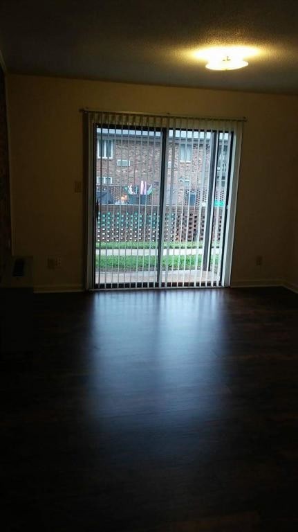 Photo - 240 6th St SW