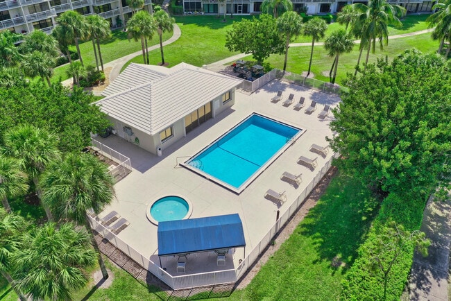 Building Photo - 2791 Village Blvd Unit 302