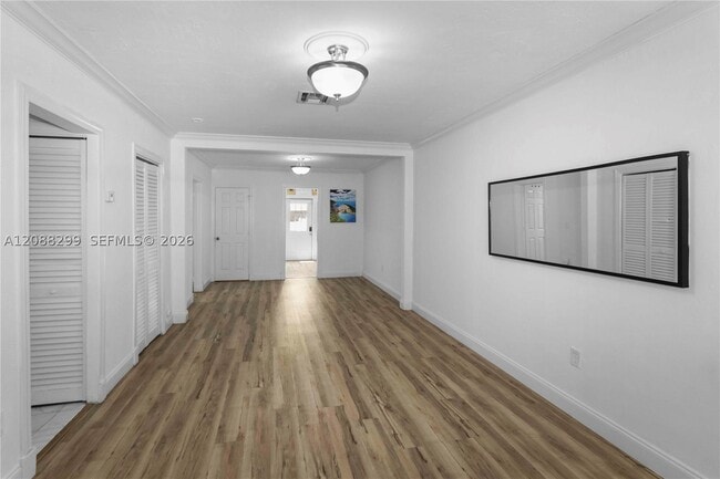 Building Photo - 2530 SW 27th St Unit 2530