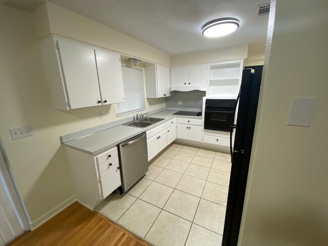 Photo - 2/2 in Orange City