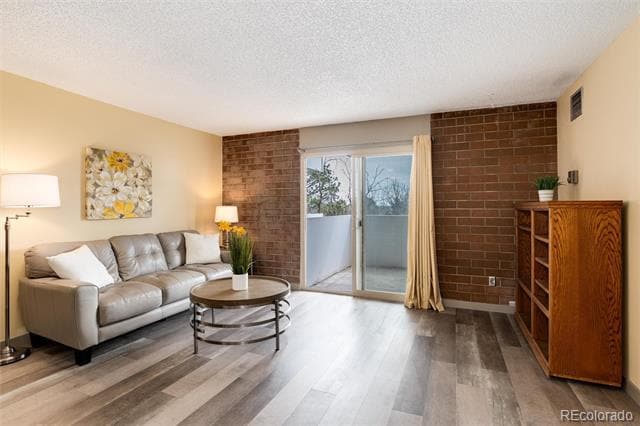 Photo - 2880 S Locust St